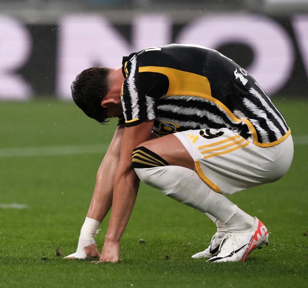 曼城又闪崩 曼城又闪崩